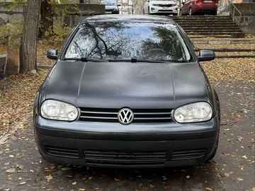 Авто Volkswagen Golf 2000 № 8202419