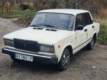 Авто ВАЗ 2107 1983 № 8202421