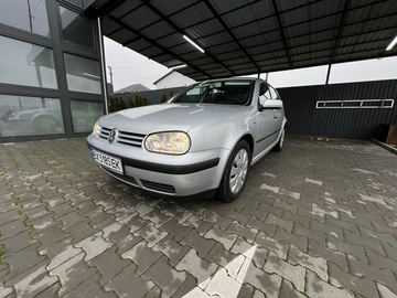 Авто Volkswagen Golf 2000 № 8202449