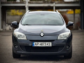 Авто Renault 4 2011 № 8202492