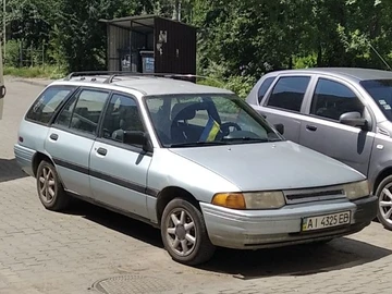 Авто Ford Escort 1993 № 8202570