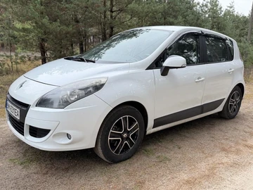 Авто Renault Scenic 2011 № 8202615