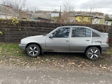 Авто Opel Kadett 1990 № 8202773