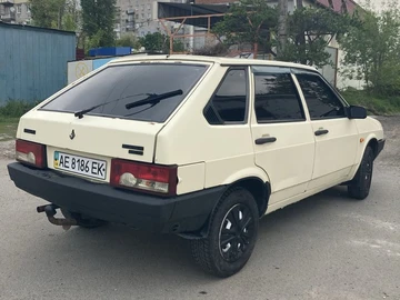 Авто ВАЗ 2109 1988 № 8202979