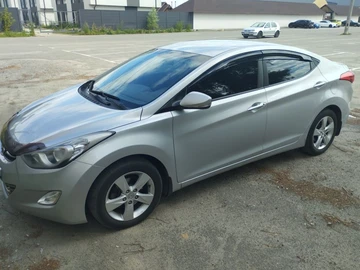 Авто Hyundai Elantra 2013 № 8203032