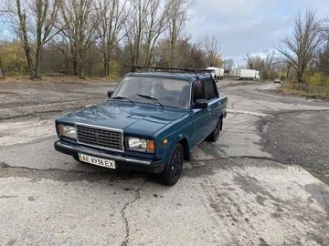 Авто ВАЗ 2107 2002 № 8203108