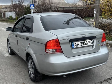 Авто Chevrolet Aveo 2005 № 8203171