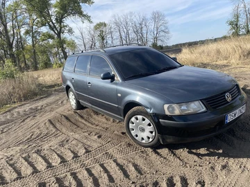 Авто Volkswagen Passat Variant 2000 № 8203280