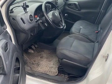 Авто Peugeot Partner 2011 № 8203432
