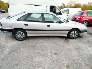 Авто Renault Safrane 1993 № 8203690