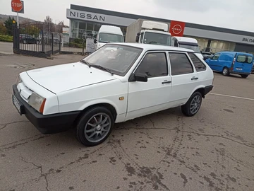 Авто ВАЗ 2109 1993 № 8203825