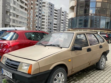 Авто ВАЗ 2109 1988 № 8204064
