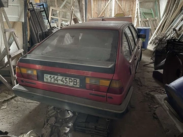 Авто Volkswagen Passat Hatchback 1987 № 8204532