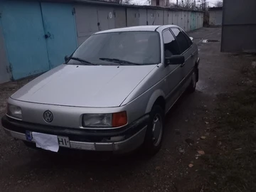 Авто Volkswagen Passat Sedan 1990 № 8204686