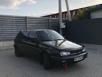 Авто Volkswagen Golf 1995 № 8204920