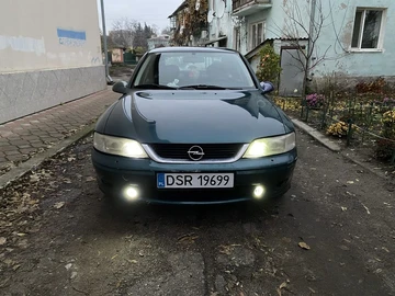 Авто Opel Vectra 2000 № 8205051
