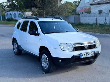 Авто Renault Duster 2011 № 8205060
