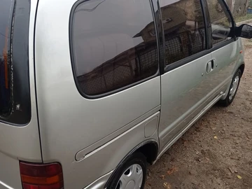 Авто Nissan Serena 1995 № 8205298