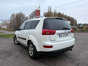 Авто Peugeot 4007 2009 № 8205605