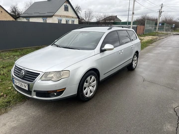 Авто Volkswagen Passat Variant 2006 № 8206020