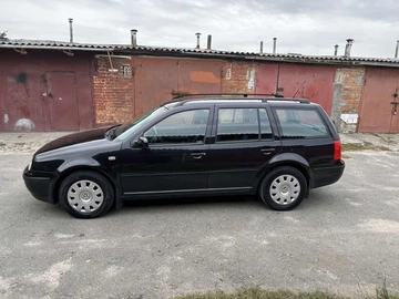 Авто Volkswagen Golf 2001 № 8206053