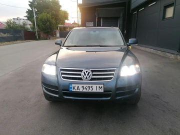 Авто Volkswagen Touareg 2004 № 8206076