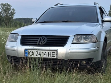 Авто Volkswagen Passat Variant 2001 № 8206188