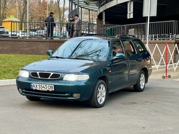 Авто Daewoo Nubira 1999 № 8206374