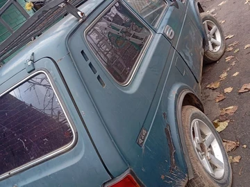 Авто ВАЗ 21213 2000 № 8207009