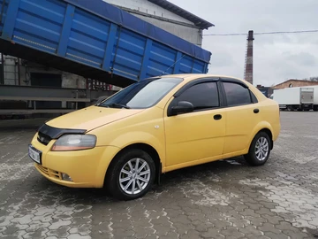 Авто Chevrolet Aveo 2005 № 8207277