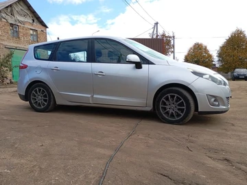 Авто Renault Grand Scenic 2011 № 8207571