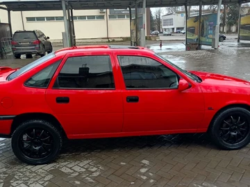 Авто Opel Vectra 1990 № 8207764