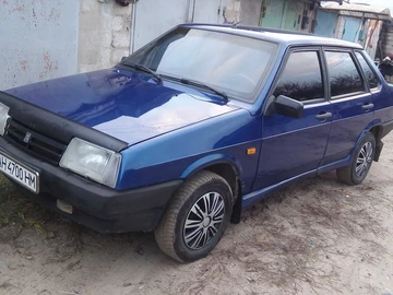 Авто ВАЗ 21099 2002 № 8208008