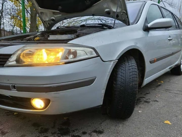 Авто Renault Laguna 2004 № 8208050