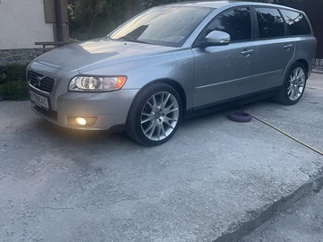 Авто Volvo V50 2009 № 8208062