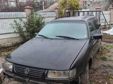Авто Volkswagen Passat Hatchback 1994 № 8208448