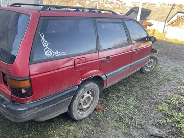 Авто Volkswagen Passat Variant 1992 № 8208867