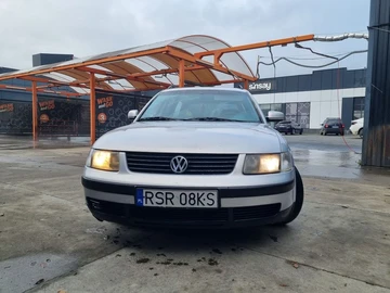 Авто Volkswagen Passat Sedan 1999 № 8208983