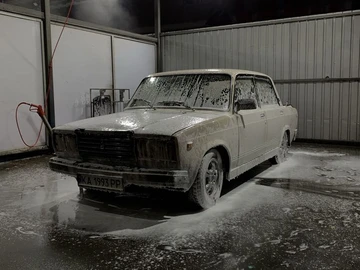 Авто ВАЗ 2107 1996 № 8209190