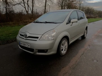 Авто Toyota Corolla Verso 2005 № 8209364