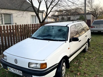 Авто Volkswagen Passat Variant 1988 № 8209461
