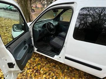 Авто Renault Kangoo Passenger 2000 № 8209492