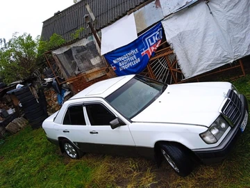 Авто Mercedes 260 1987 № 8209584