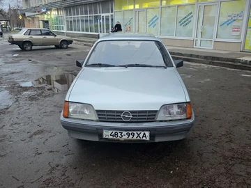 Авто Opel Rekord 1986 № 8209601