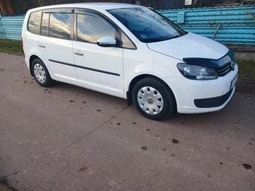 Авто Volkswagen Touran 2011 № 8209778