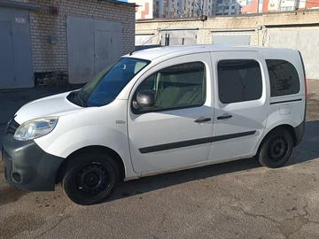 Авто Renault Kangoo Passenger 2013 № 8210001