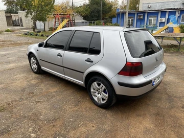 Авто Volkswagen Golf 2003 № 8210119