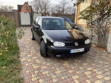 Авто Volkswagen Golf 2000 № 8210245