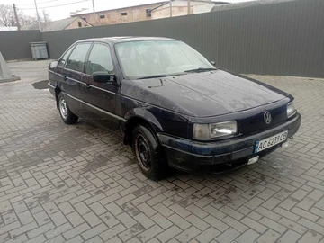 Авто Volkswagen Passat Sedan 1989 № 8210269