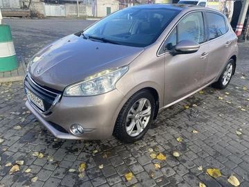Авто Peugeot 208 2015 № 8210342